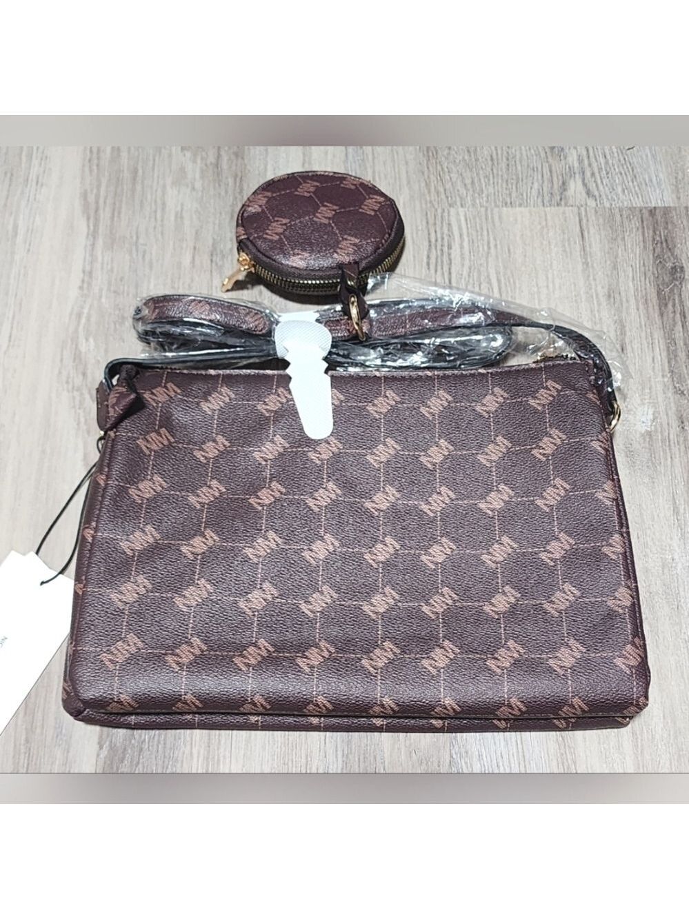 Nicole Miller Crossbody Bag with a Matching Earbud Pouch - New With Tags - Picture 3 of 6